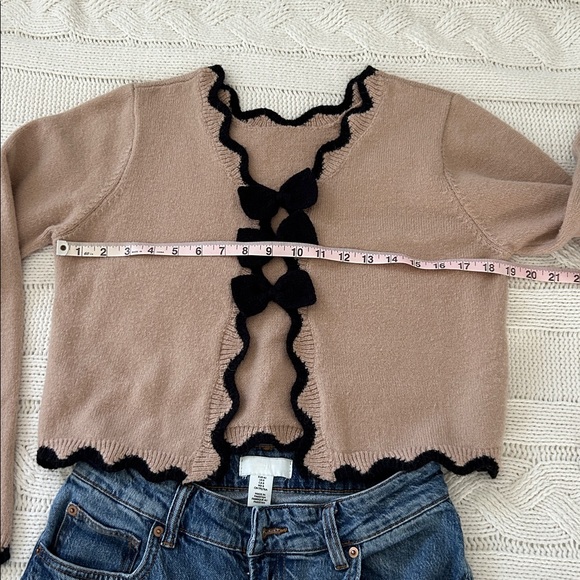 Commence bow cropped sweater - Picture 5 of 9
